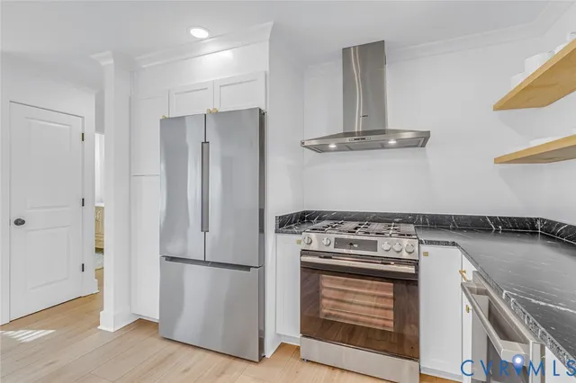 $797,900 | 76 Otter Drive, Lancaster, VA 22503