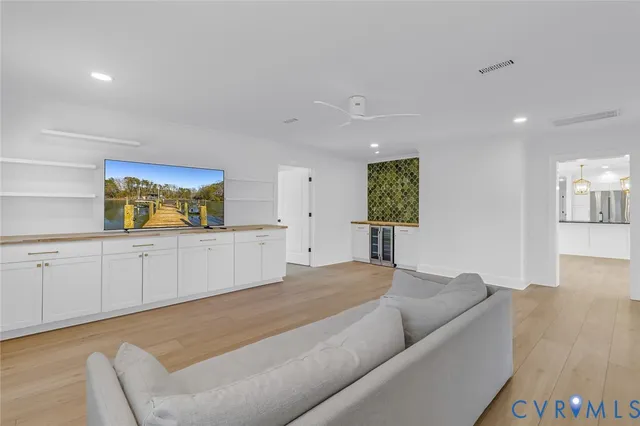 $797,900 | 76 Otter Drive, Lancaster, VA 22503