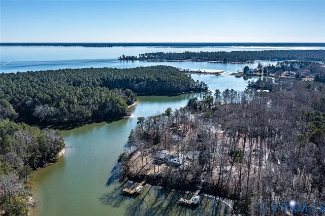 $797,900 | 76 Otter Drive, Lancaster, VA 22503