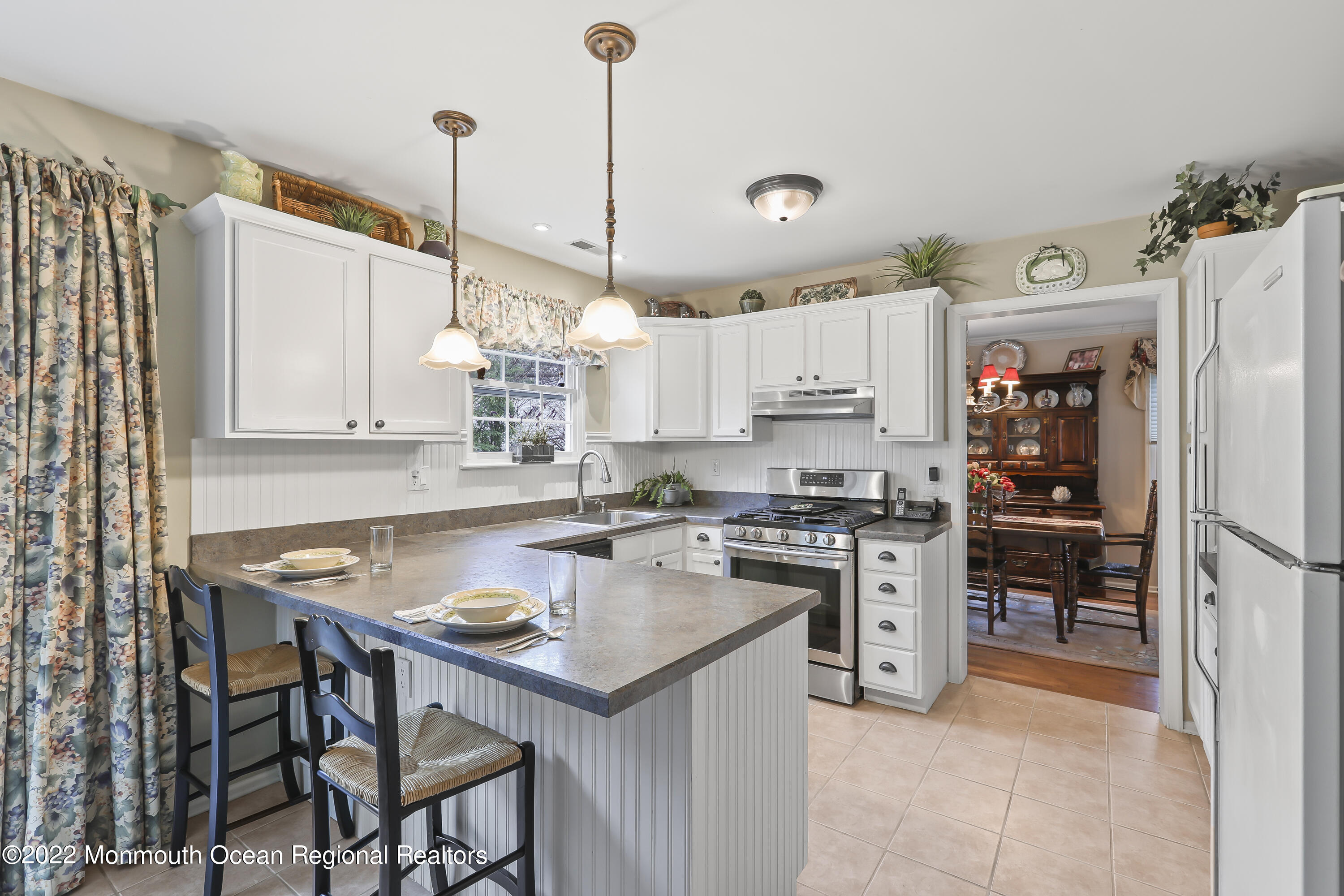 40 Hemlock Way Freehold, NJ 07728 - Photo 9 of 21 5W5A5321