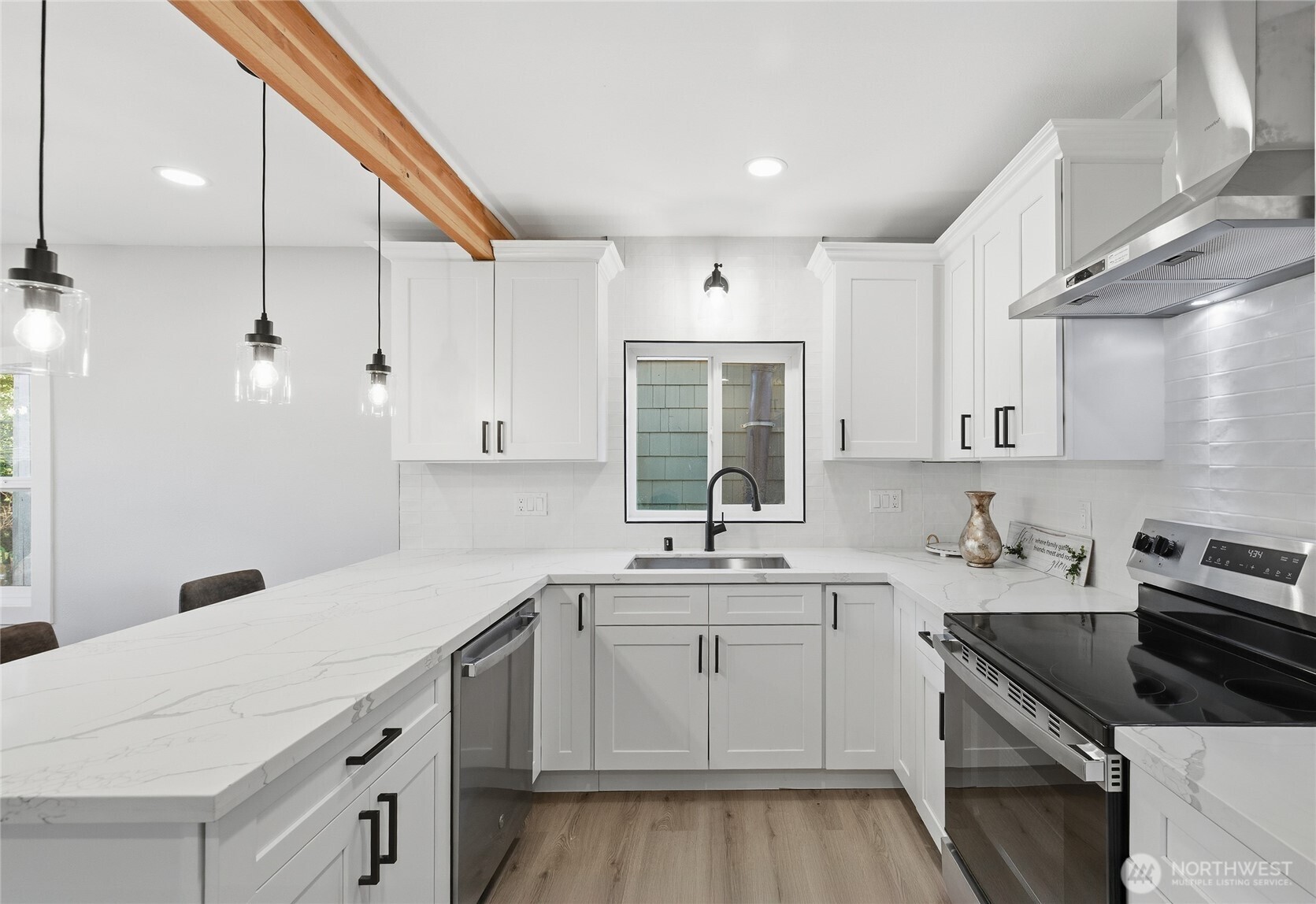 1927 42nd Avenue Southwest Seattle, WA 98116 - Photo 11 of 35