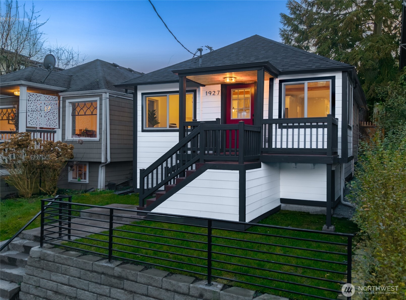 1927 42nd Avenue Southwest Seattle, WA 98116 - Photo 2 of 35