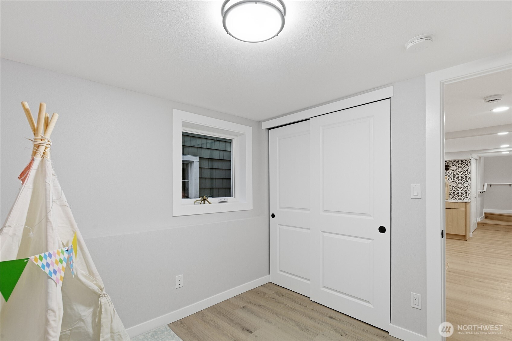 1927 42nd Avenue Southwest Seattle, WA 98116 - Photo 27 of 35