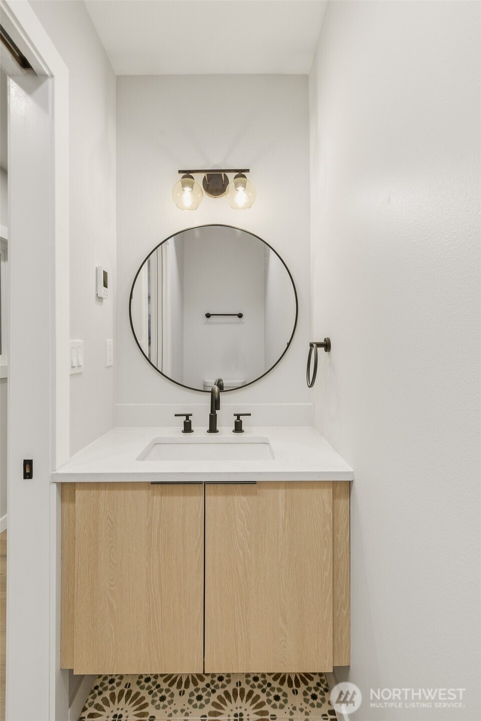 1927 42nd Avenue Southwest Seattle, WA 98116 - Photo 29 of 35
