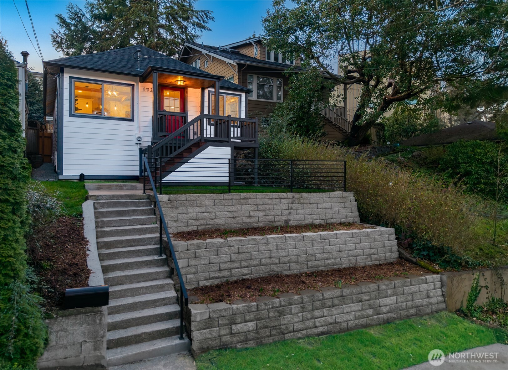 1927 42nd Avenue Southwest Seattle, WA 98116 - Photo 3 of 35