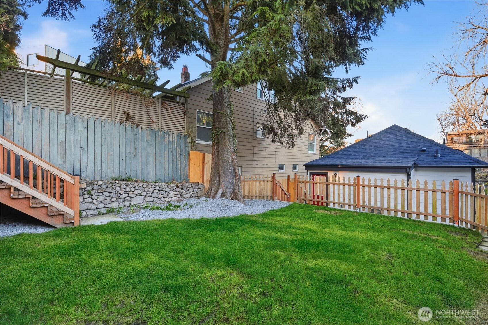 1927 42nd Avenue Southwest Seattle, WA 98116 - Photo 31 of 35