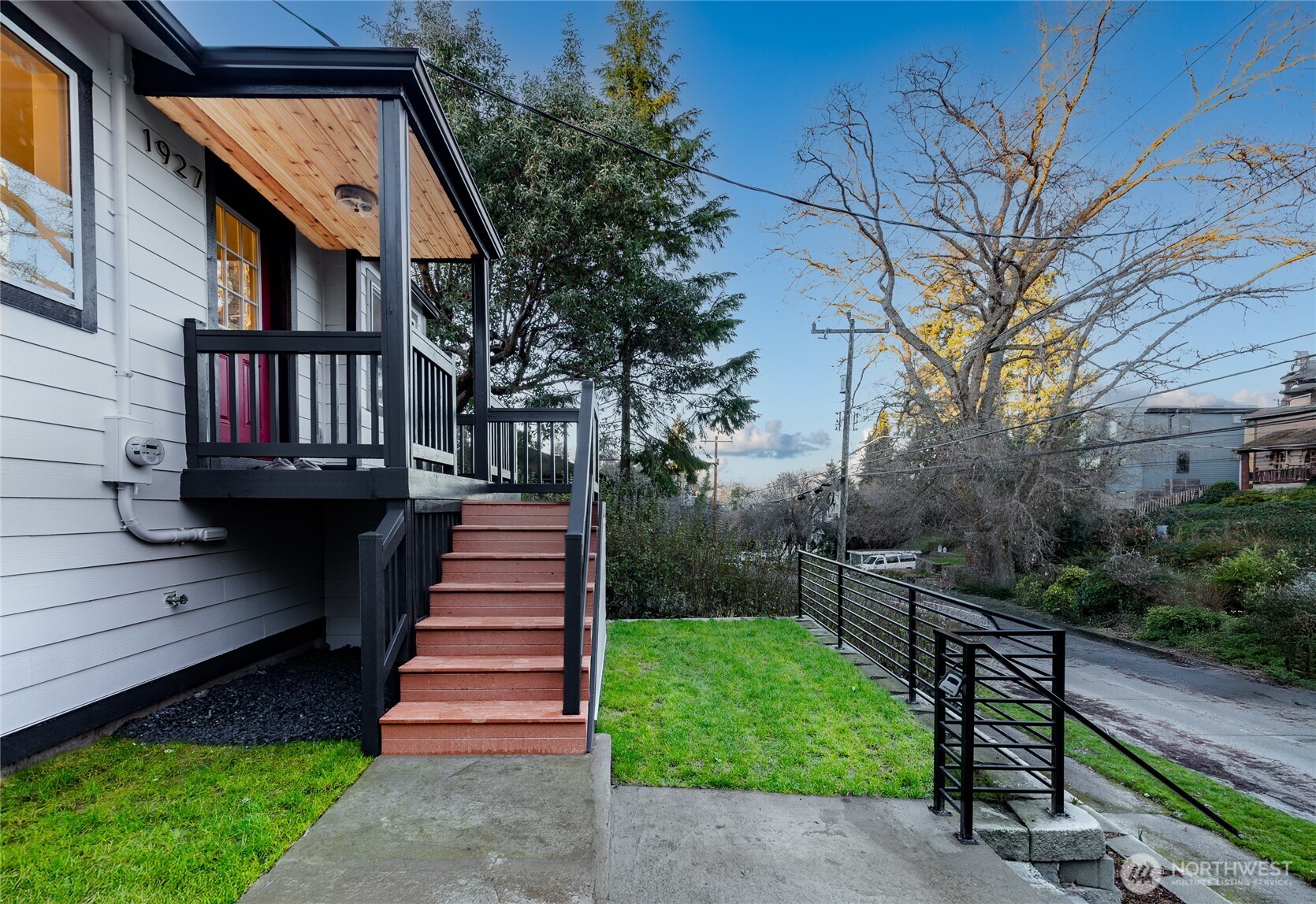 1927 42nd Avenue Southwest Seattle, WA 98116 - Photo 34 of 35