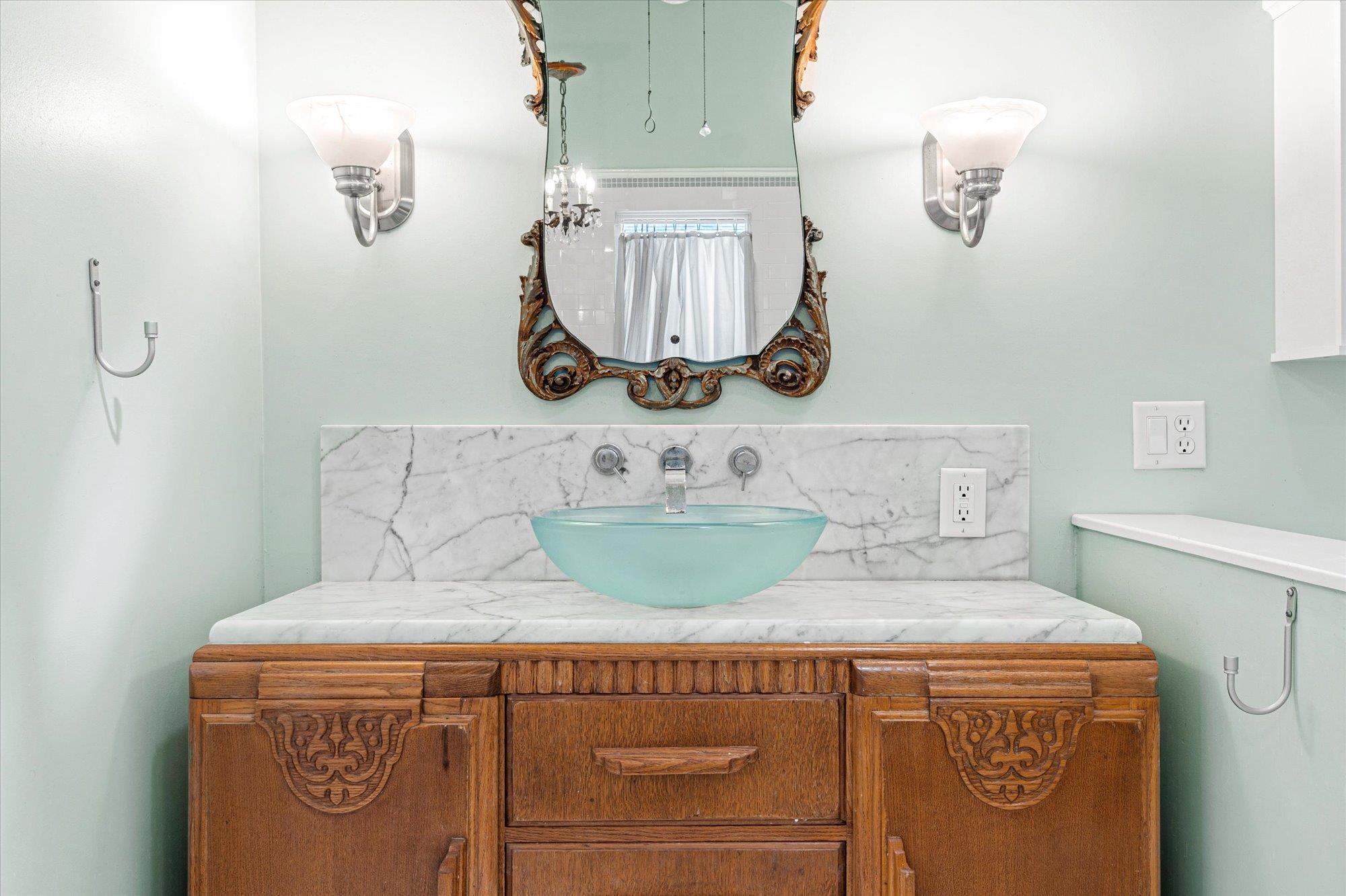68 Kings Ferry Way St. Augustine, FL 32084 - Photo 25 of 52 Bathroom with vanity and backsplash