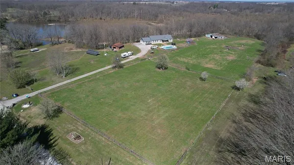 $625,000 | 1445 Mt Zion Avenue, Greenville, IL 62246