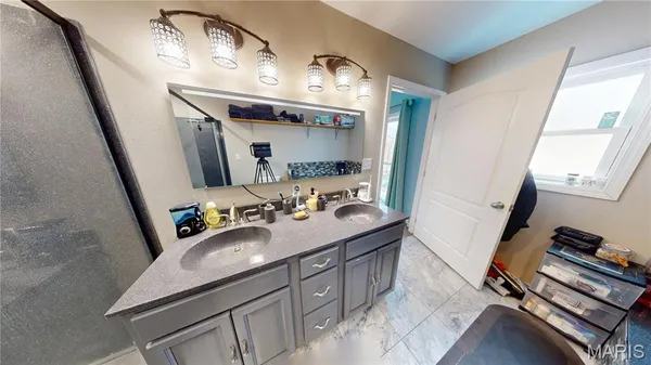 $590,000 | 1445 Mt Zion Avenue, Greenville, IL 62246