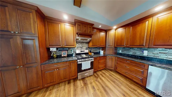 $590,000 | 1445 Mt Zion Avenue, Greenville, IL 62246