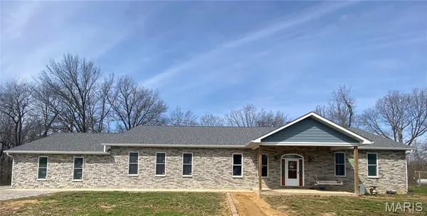 $590,000 | 1445 Mt Zion Avenue, Greenville, IL 62246