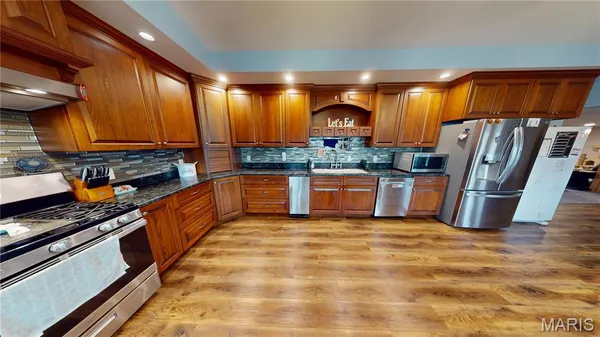 $590,000 | 1445 Mt Zion Avenue, Greenville, IL 62246