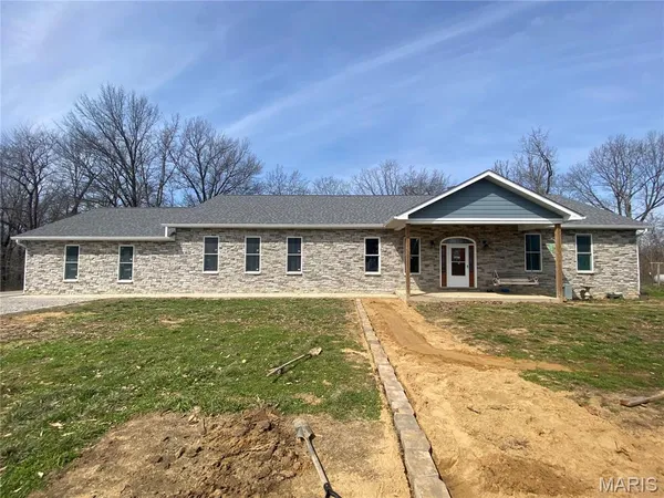 $590,000 | 1445 Mt Zion Avenue, Greenville, IL 62246