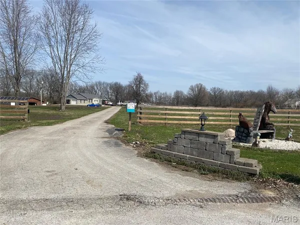 $590,000 | 1445 Mt Zion Avenue, Greenville, IL 62246