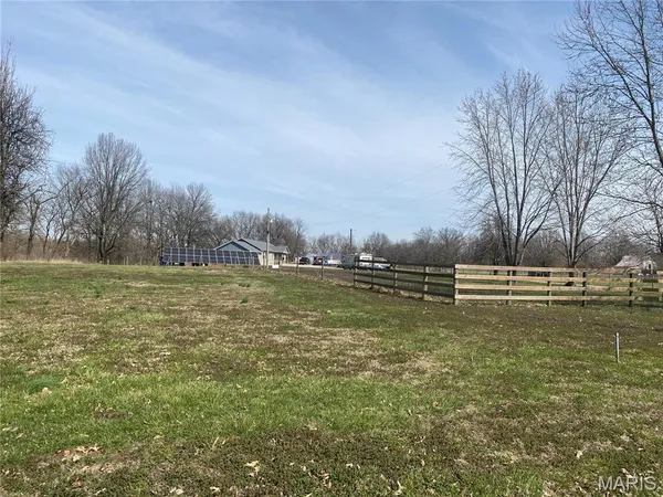 $590,000 | 1445 Mt Zion Avenue, Greenville, IL 62246