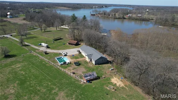 $590,000 | 1445 Mt Zion Avenue, Greenville, IL 62246