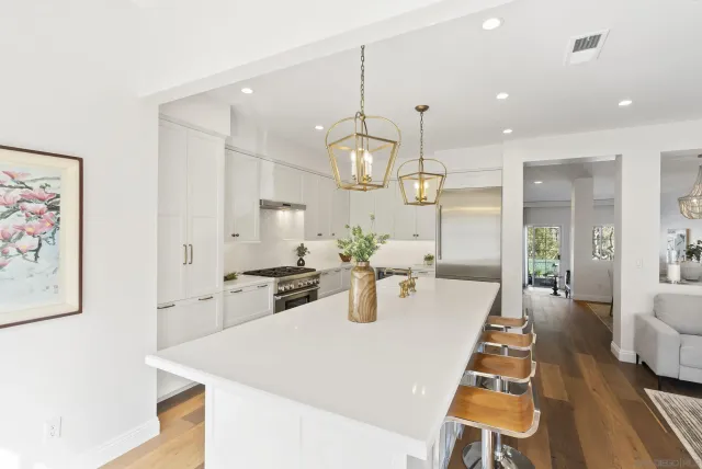 $1,550,000 | 5143 Renaissance Avenue, Unit B, San Diego, CA 92122