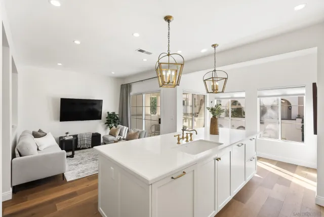 $1,550,000 | 5143 Renaissance Avenue, Unit B, San Diego, CA 92122