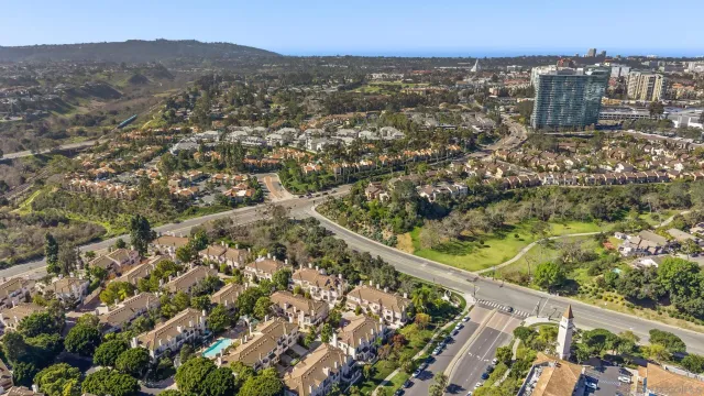 $1,550,000 | 5143 Renaissance Avenue, Unit B, San Diego, CA 92122