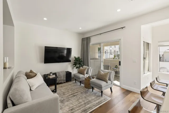 $1,550,000 | 5143 Renaissance Avenue, Unit B, San Diego, CA 92122
