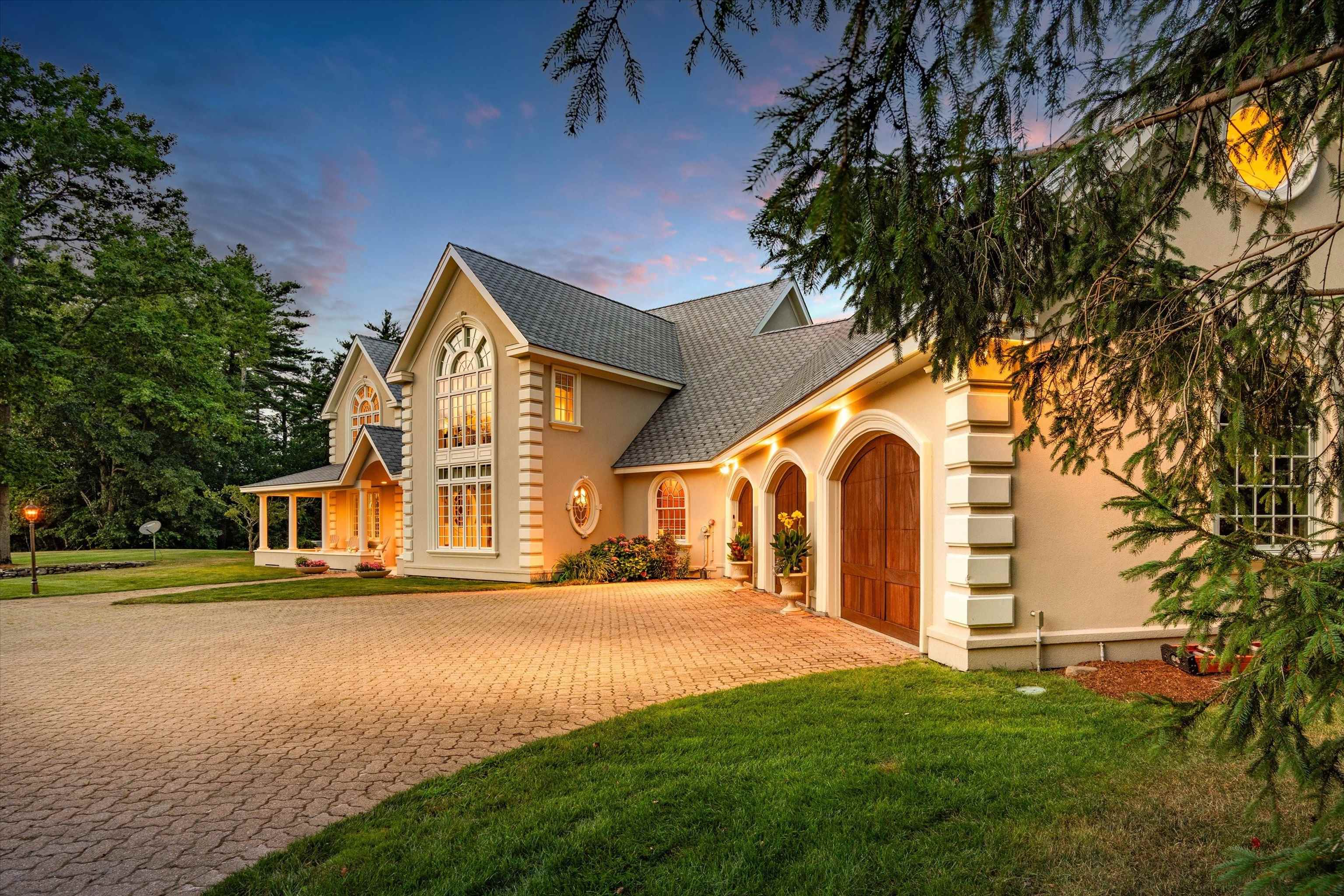 23 Arrowhead Drive Bedford, NH 03110 - Photo 2 of 40