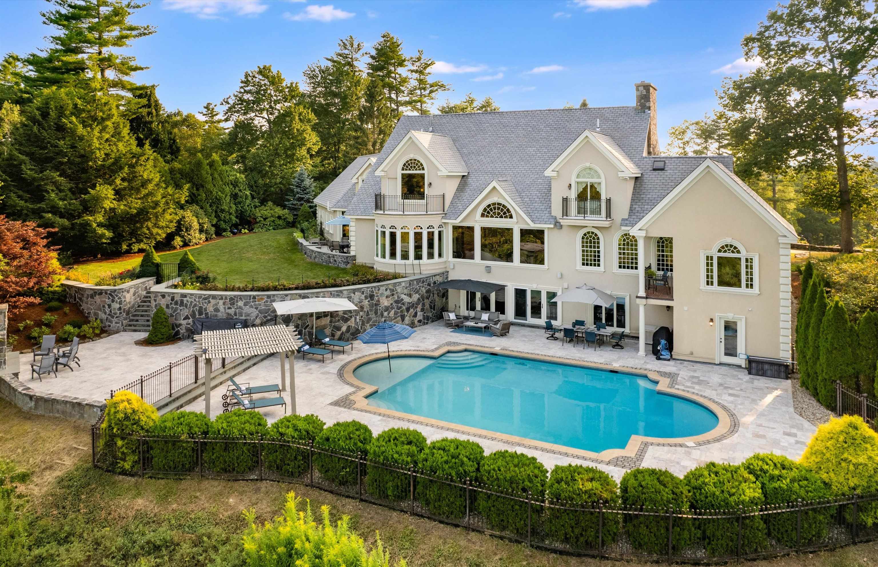 23 Arrowhead Drive Bedford, NH 03110 - Photo 27 of 40