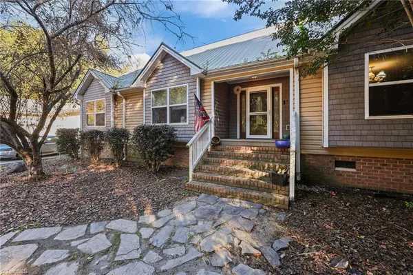 $499,000 | 952 Flat Swamp Road, Denton, NC 27239