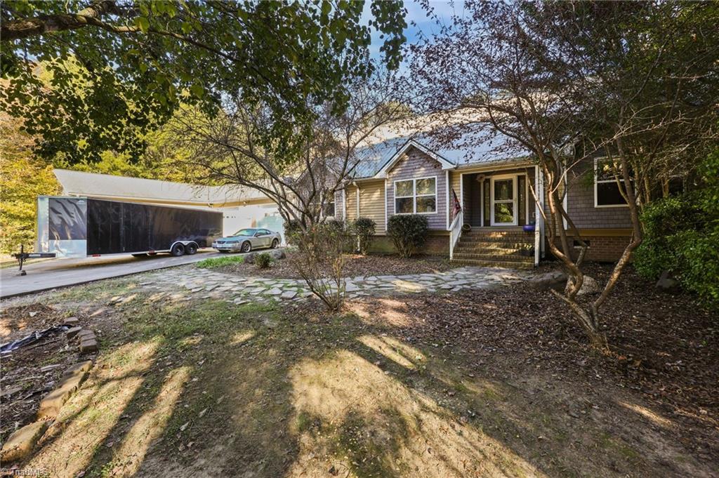 952 Flat Swamp Road Denton, NC 27239 - Photo 3 of 47