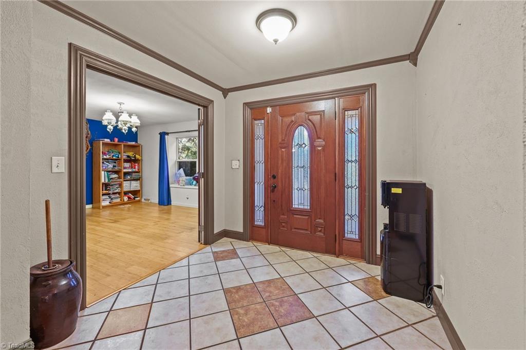 952 Flat Swamp Road Denton, NC 27239 - Photo 31 of 47 Foyer