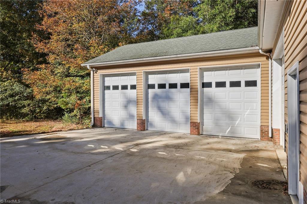 952 Flat Swamp Road Denton, NC 27239 - Photo 9 of 47 Detached Garage