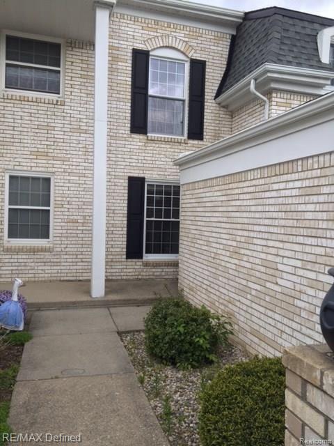 176 Manor Way Rochester, MI 48309 - Photo 32 of 32 IMG_1909.JPG