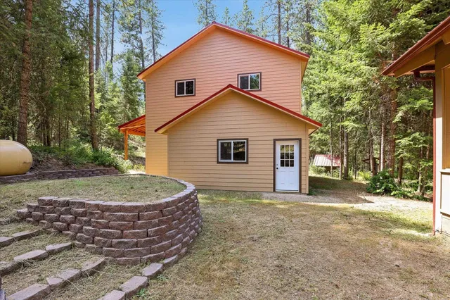 $899,000 | 4325 G Highway 231, Springdale, WA 99173