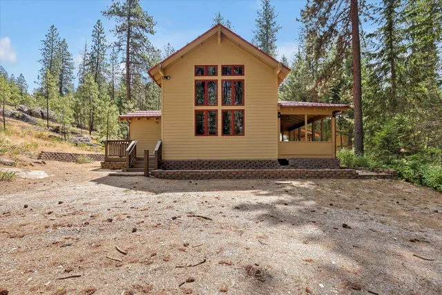 $899,000 | 4325 G Highway 231, Springdale, WA 99173