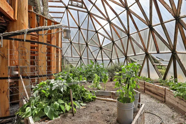 $899,000 | 4325 G Highway 231, Springdale, WA 99173