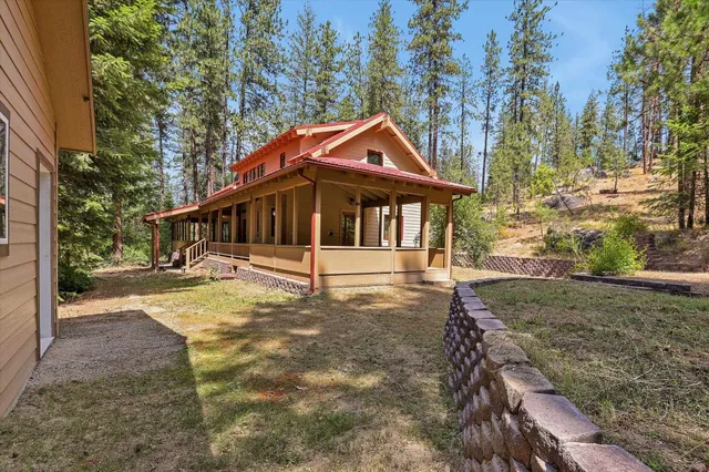 $899,000 | 4325 G Highway 231, Springdale, WA 99173