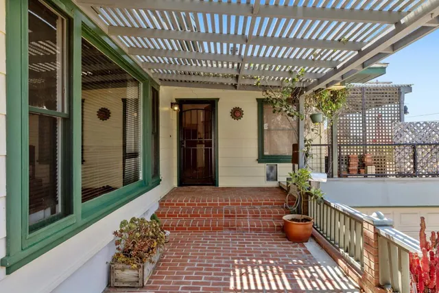 $1,395,000 | 301 South Horne Street, Oceanside, CA 92054