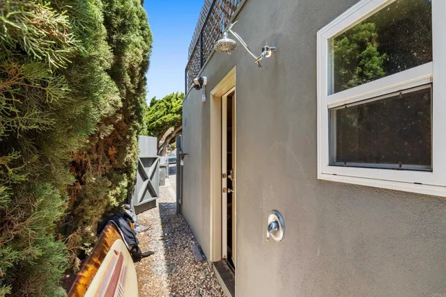 $1,395,000 | 301 South Horne Street, Oceanside, CA 92054