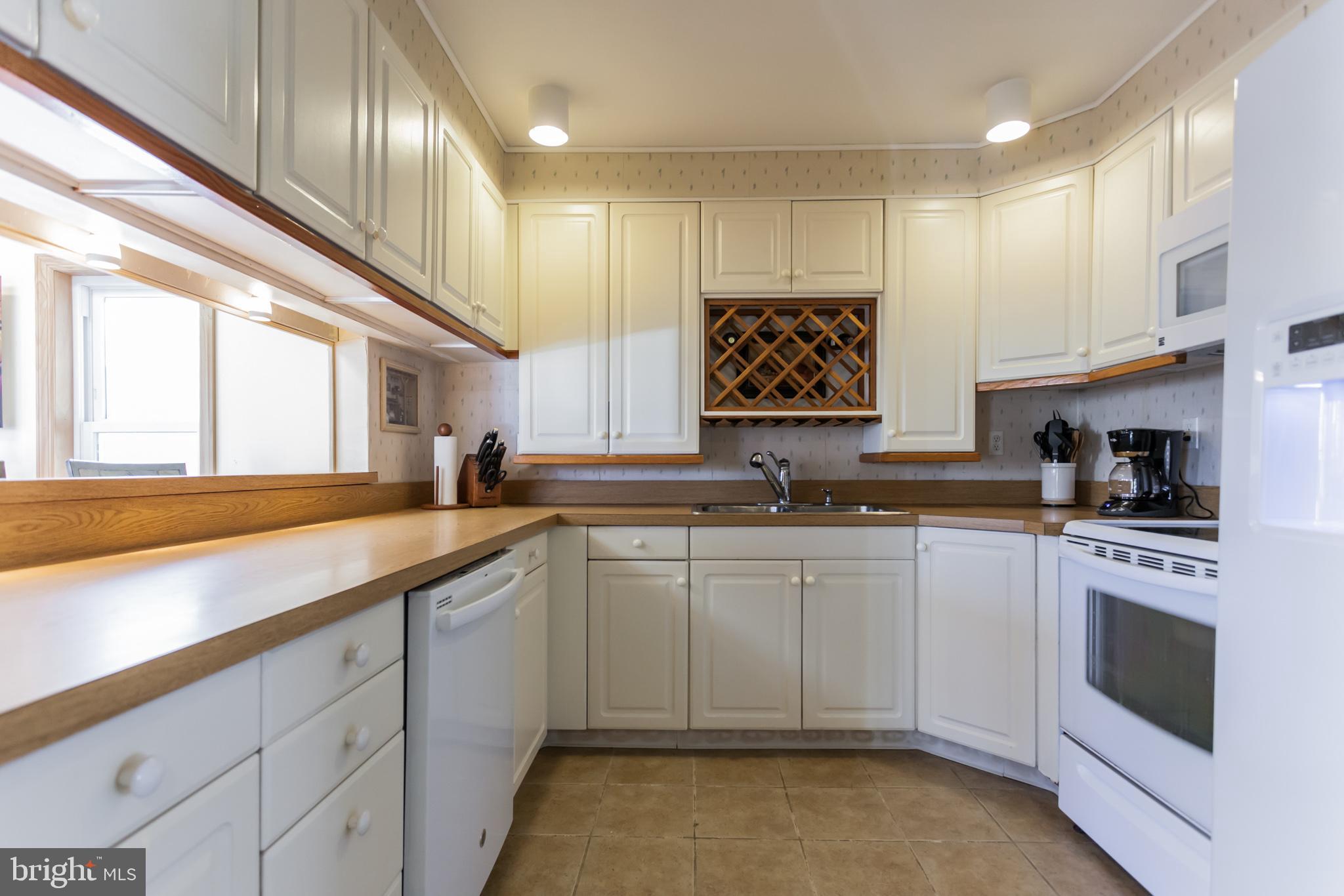 104 Hedge Road Levittown, PA 19056 - Photo 11 of 33 Gallery Image 11