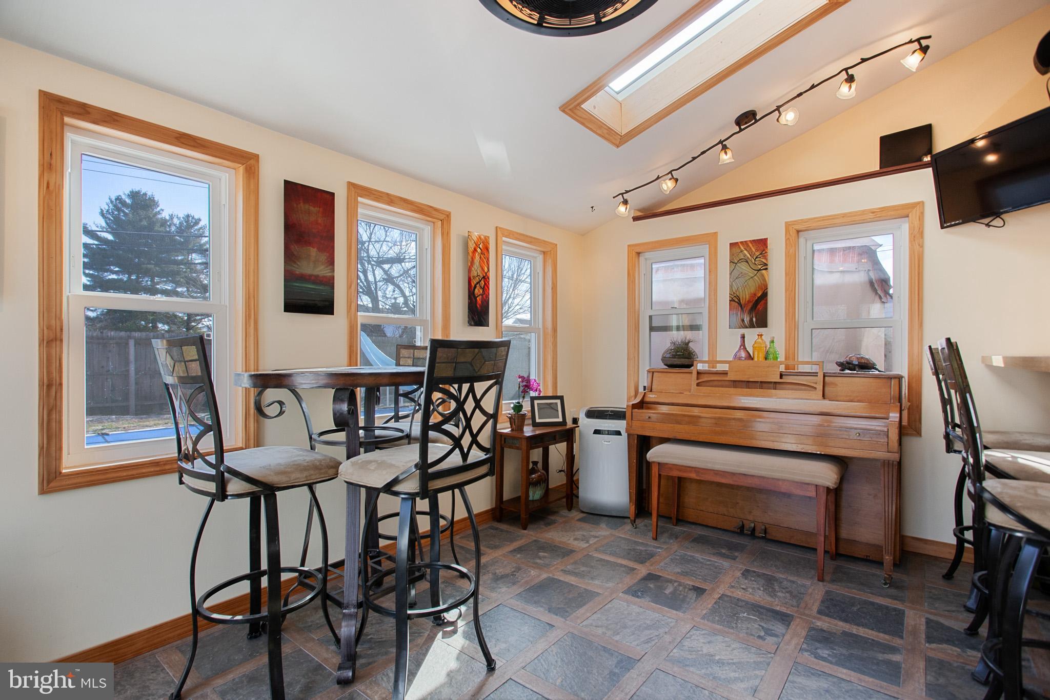 104 Hedge Road Levittown, PA 19056 - Photo 13 of 33 Gallery Image 13
