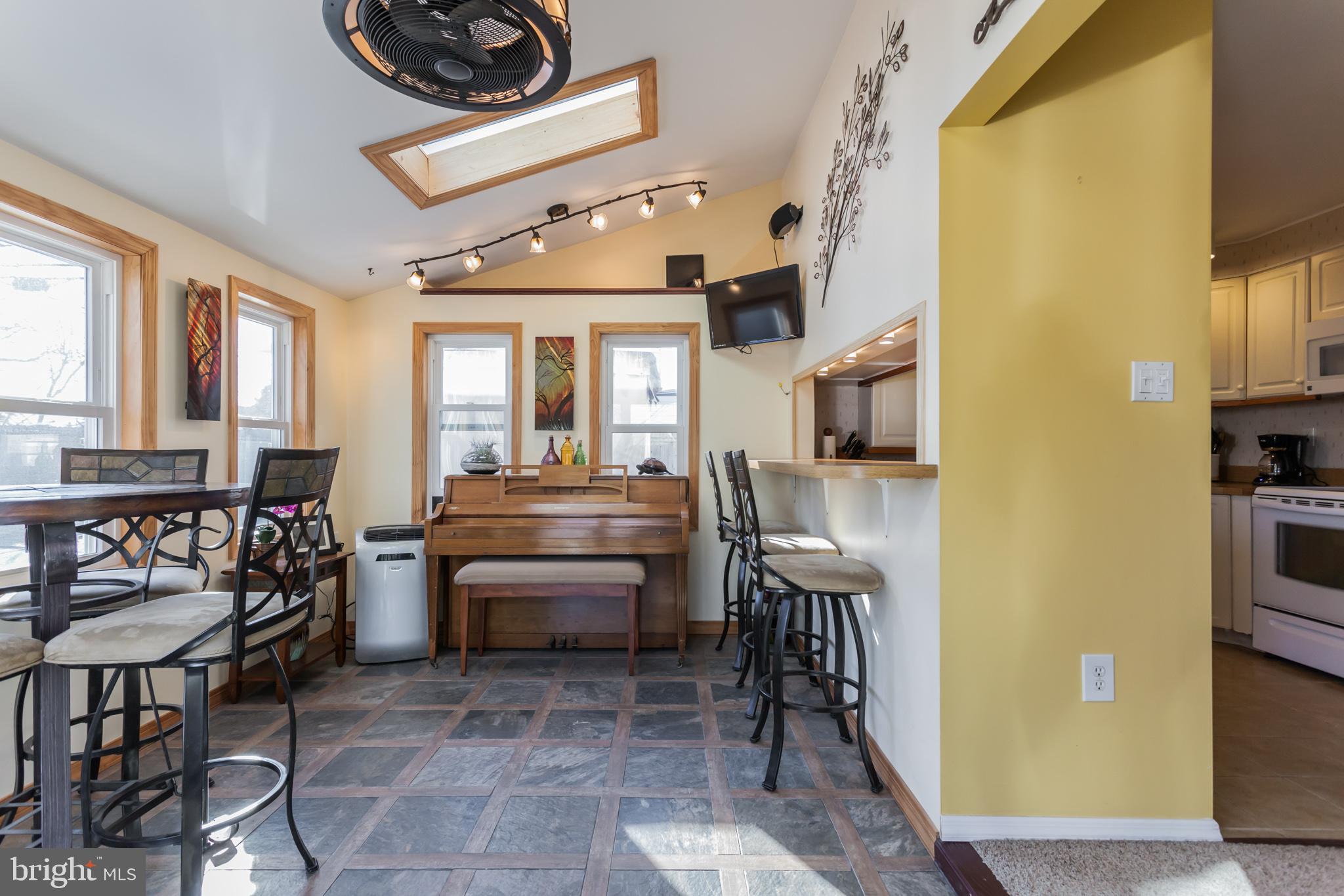 104 Hedge Road Levittown, PA 19056 - Photo 15 of 33 Gallery Image 15