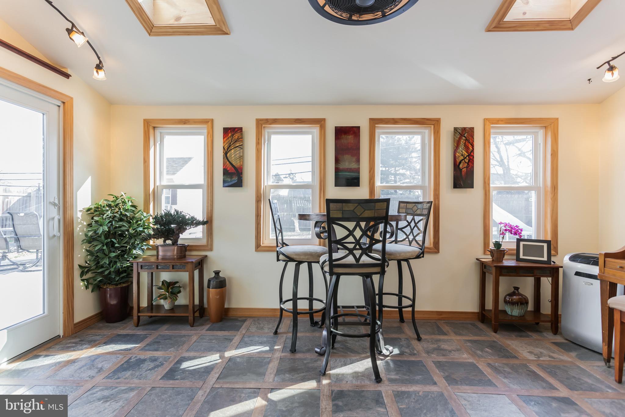 104 Hedge Road Levittown, PA 19056 - Photo 16 of 33 Gallery Image 16