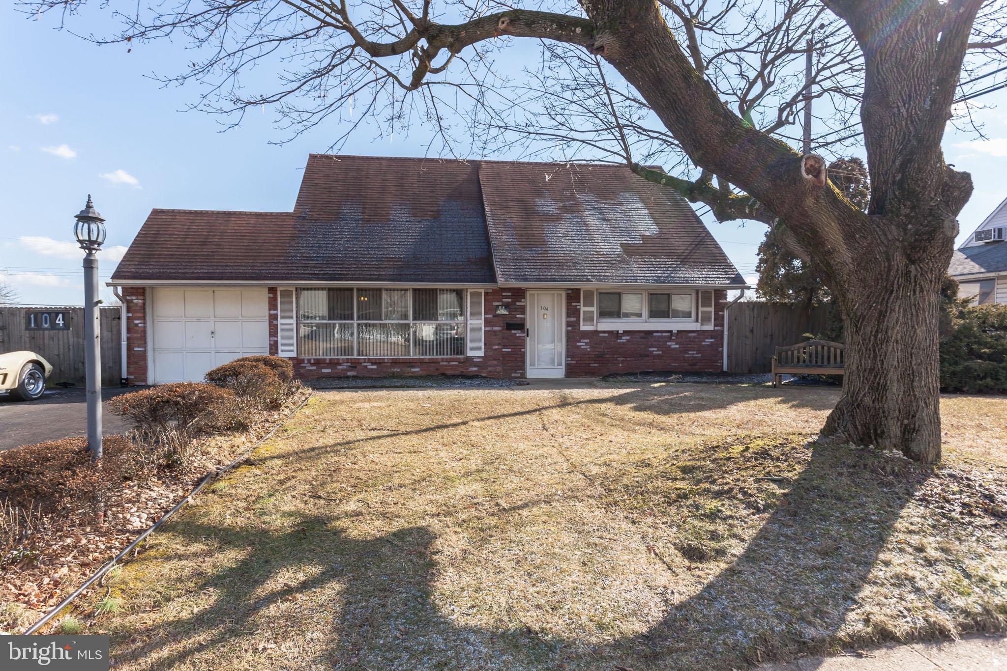 104 Hedge Road Levittown, PA 19056 - Photo 3 of 33 Gallery Image 3