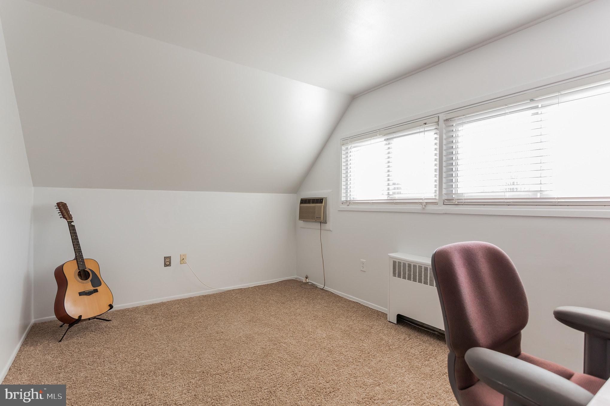 104 Hedge Road Levittown, PA 19056 - Photo 22 of 33 Gallery Image 22