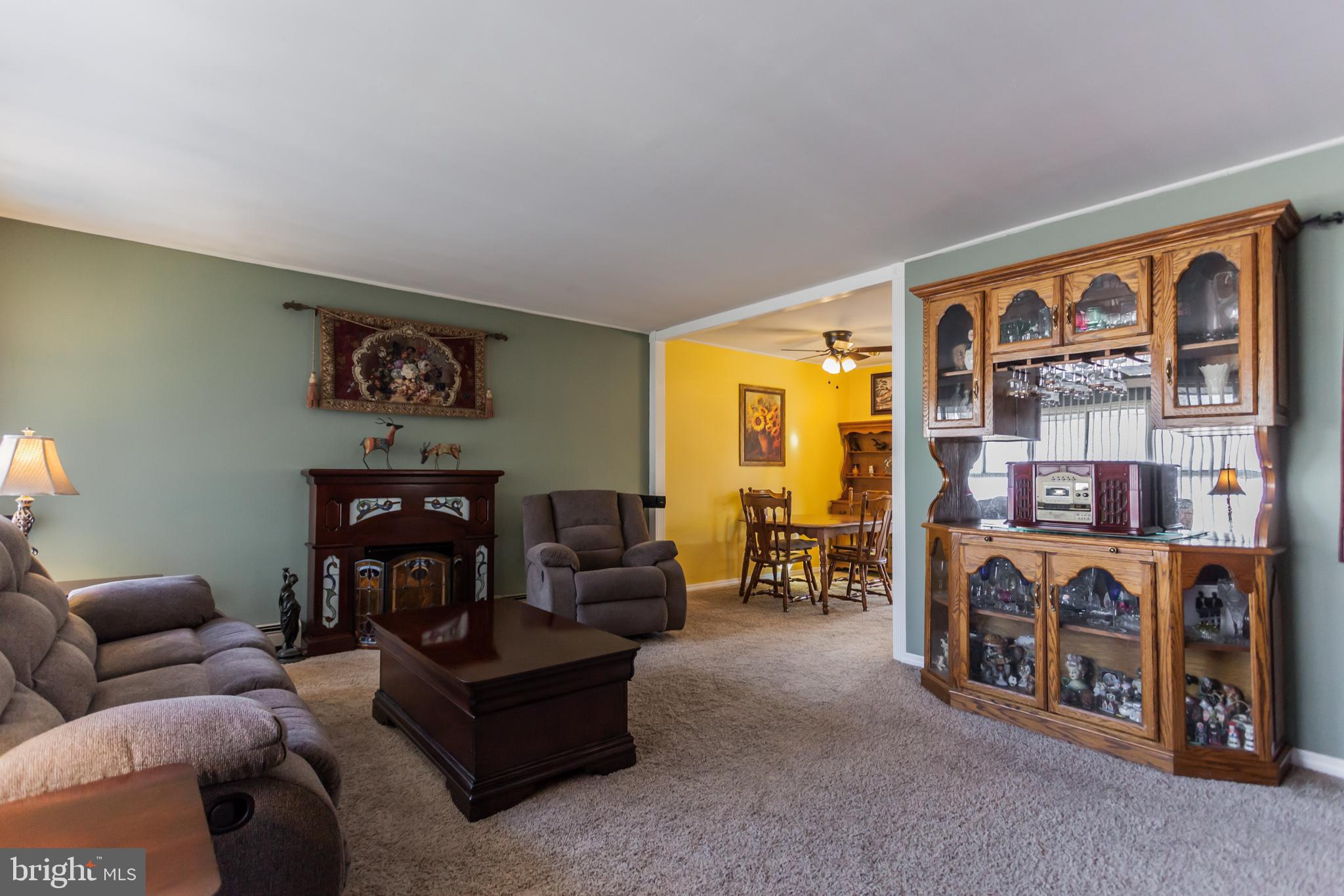 104 Hedge Road Levittown, PA 19056 - Photo 4 of 33 Gallery Image 4