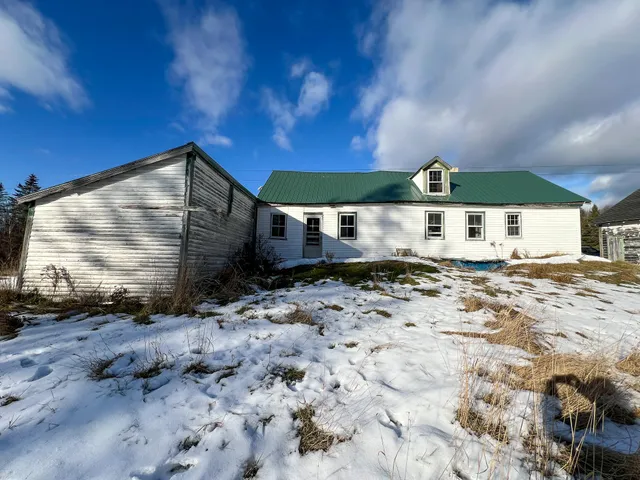 $10,000 | 947 Main Street, Springfield, ME 04487