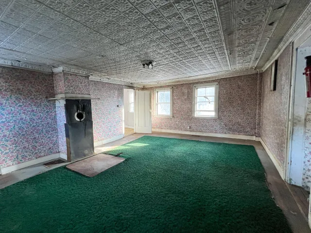 $10,000 | 947 Main Street, Springfield, ME 04487