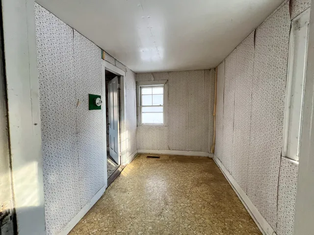 $10,000 | 947 Main Street, Springfield, ME 04487