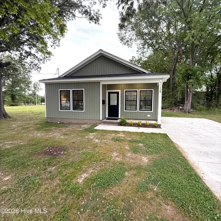 $260,000 | 128 West Hicks Street, Edenton, NC 27932