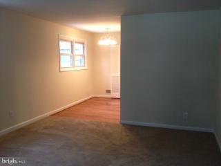 902 Whitehall Street Silver Spring, MD 20901 - Photo 4 of 30 Living Room